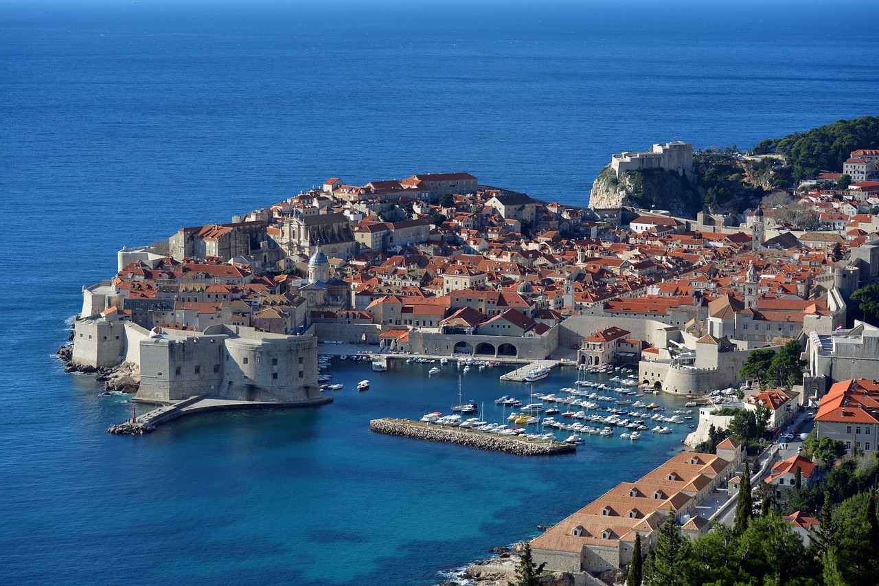 Popular routes for luxury yacht charter in Croatia with S/Y Santa Clara.